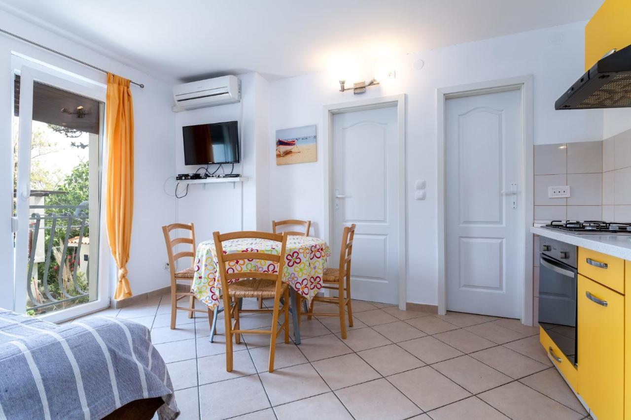 Apartments With A Parking Space Baska, Krk - 13907 Экстерьер фото
