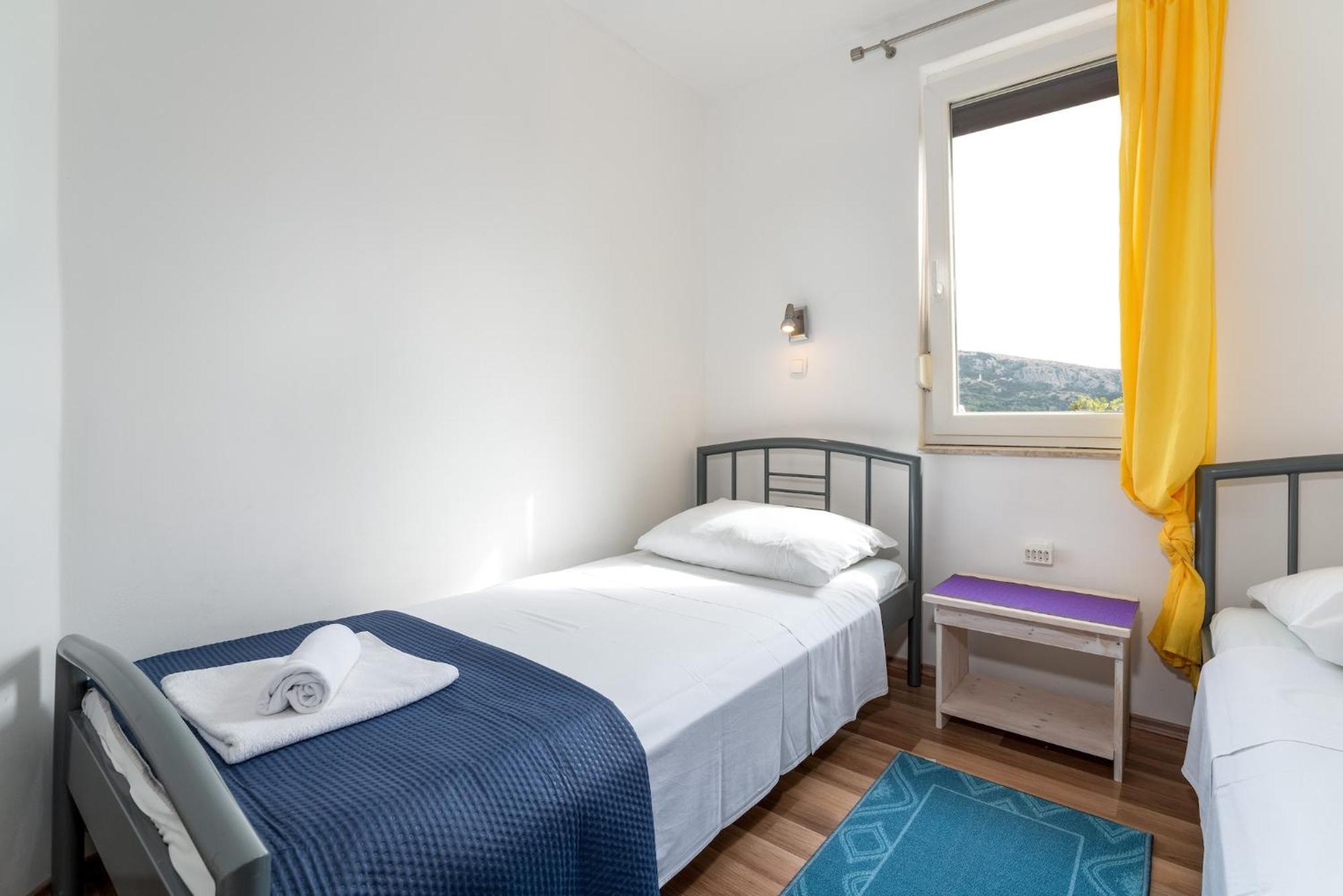 Apartments With A Parking Space Baska, Krk - 13907 Номер фото